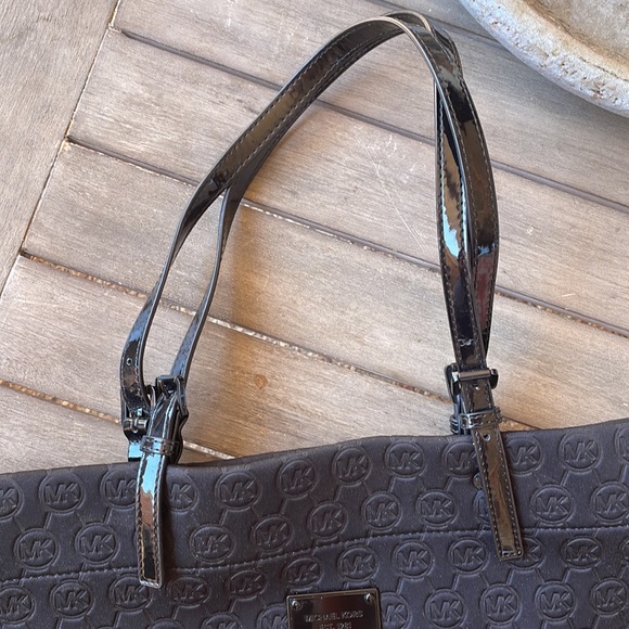 Michael Kors Jet Set Neoprene MK Tote Bag - Picture 7 of 8